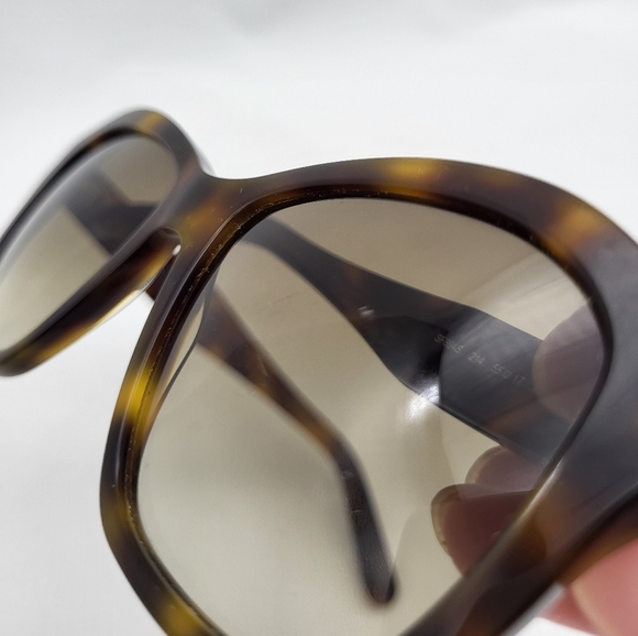 Salvatore Ferragamo SF894S Sunglasses - Picture 8 of 9